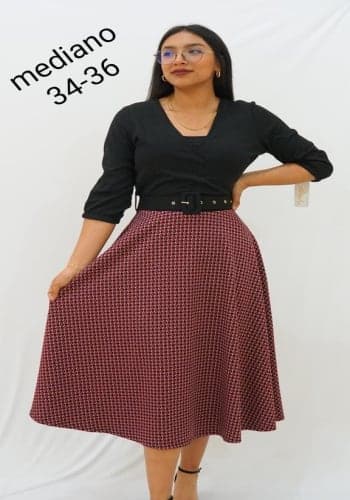 Vestido  largo color Negro talla Mediano estilo Circular