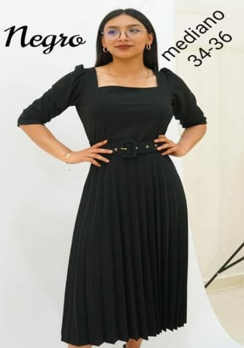 Vestido  largo color Negro talla Mediano estilo Tableado