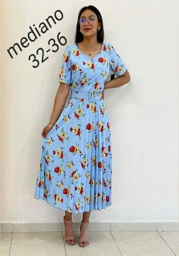 Vestido  largo color Azul cielo talla Mediano estilo Tableado