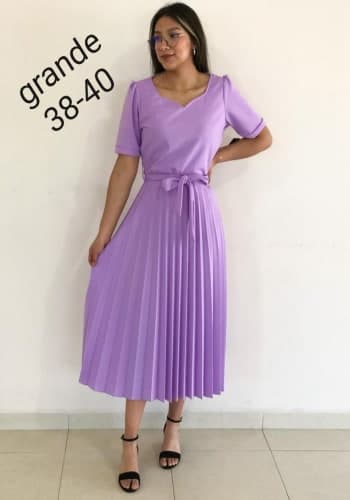 Vestido  largo color Lila talla Grande  estilo Tableado